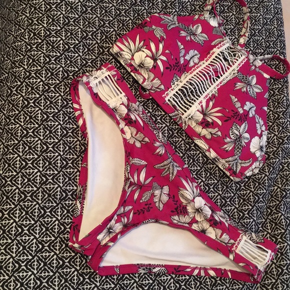 Adore me swimsuit TOP ONLY - Picture 4 of 4